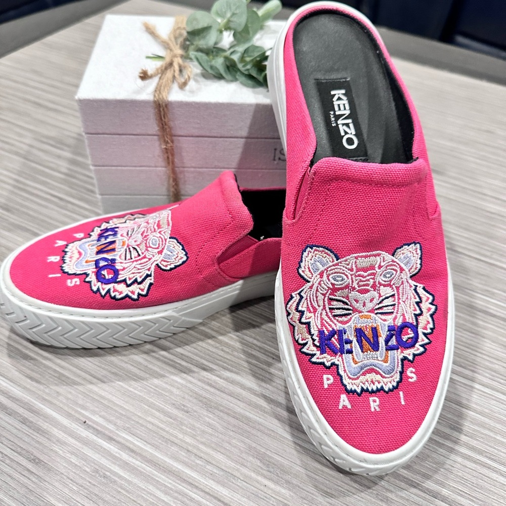 Kenzo
Kenzo Tiger K-Skate Slip-On Mules